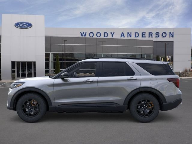 New 2026 Carbonized Gray Metallic Ford Tremor image 3