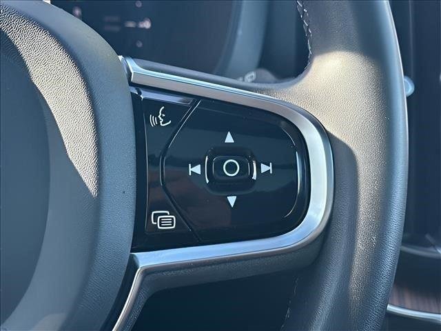 Used 2023  Volvo Plus Bright Theme image 22