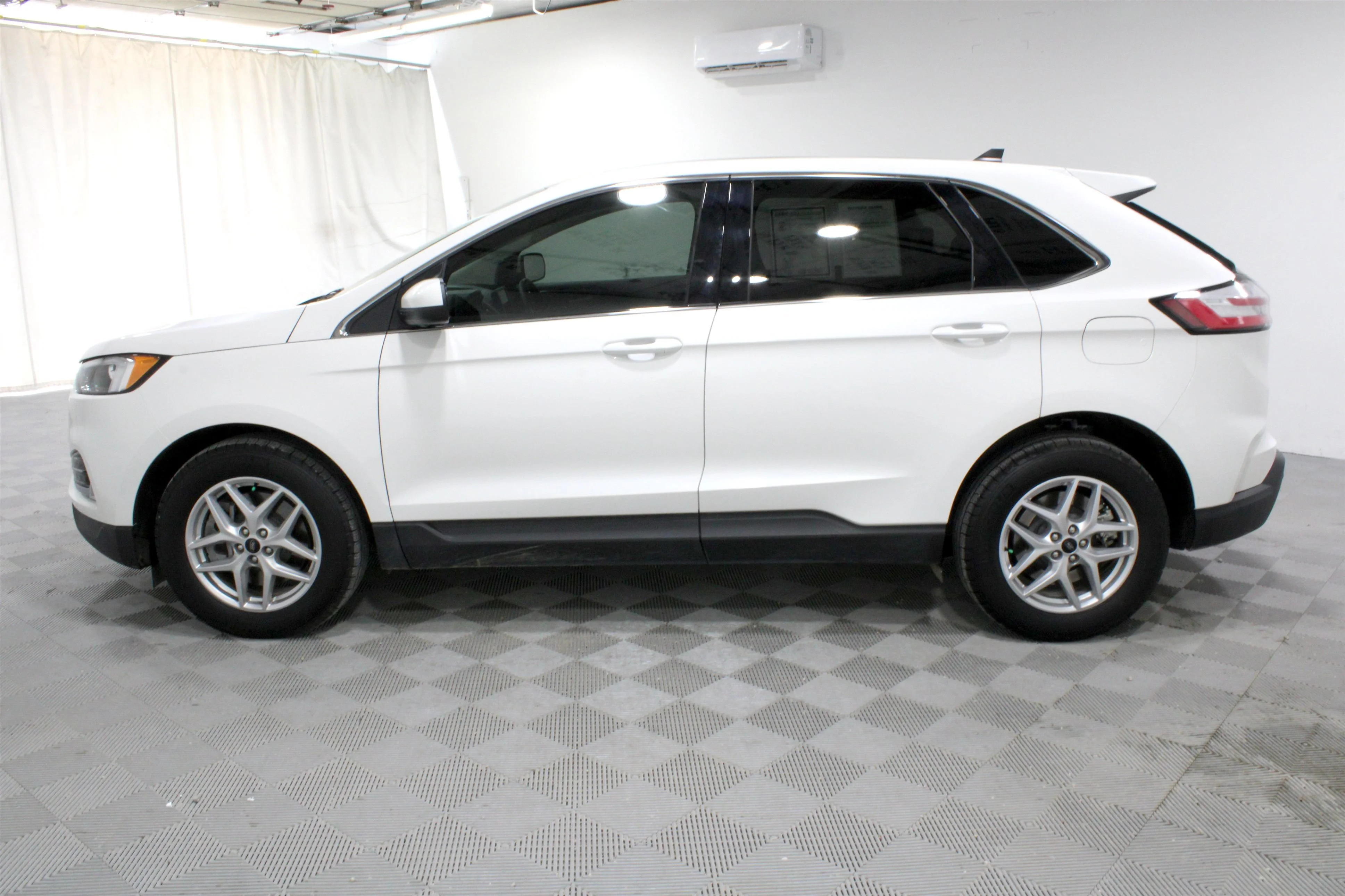 2024 Ford Edge SEL - Photo 30