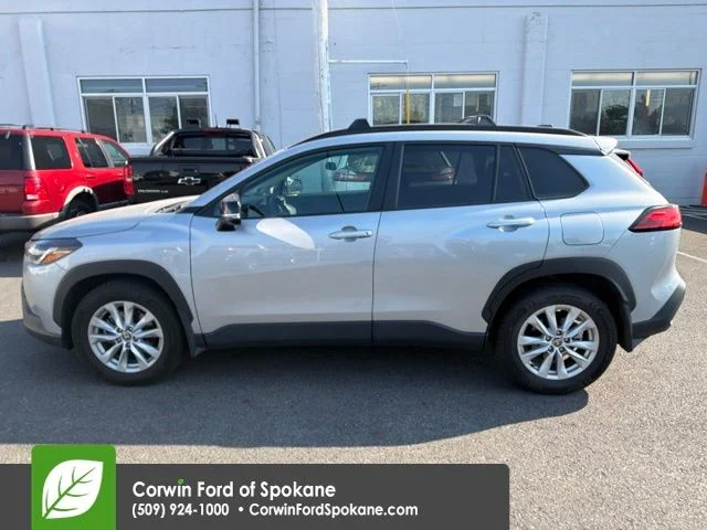 Used 2025 Silver Toyota LE image 9