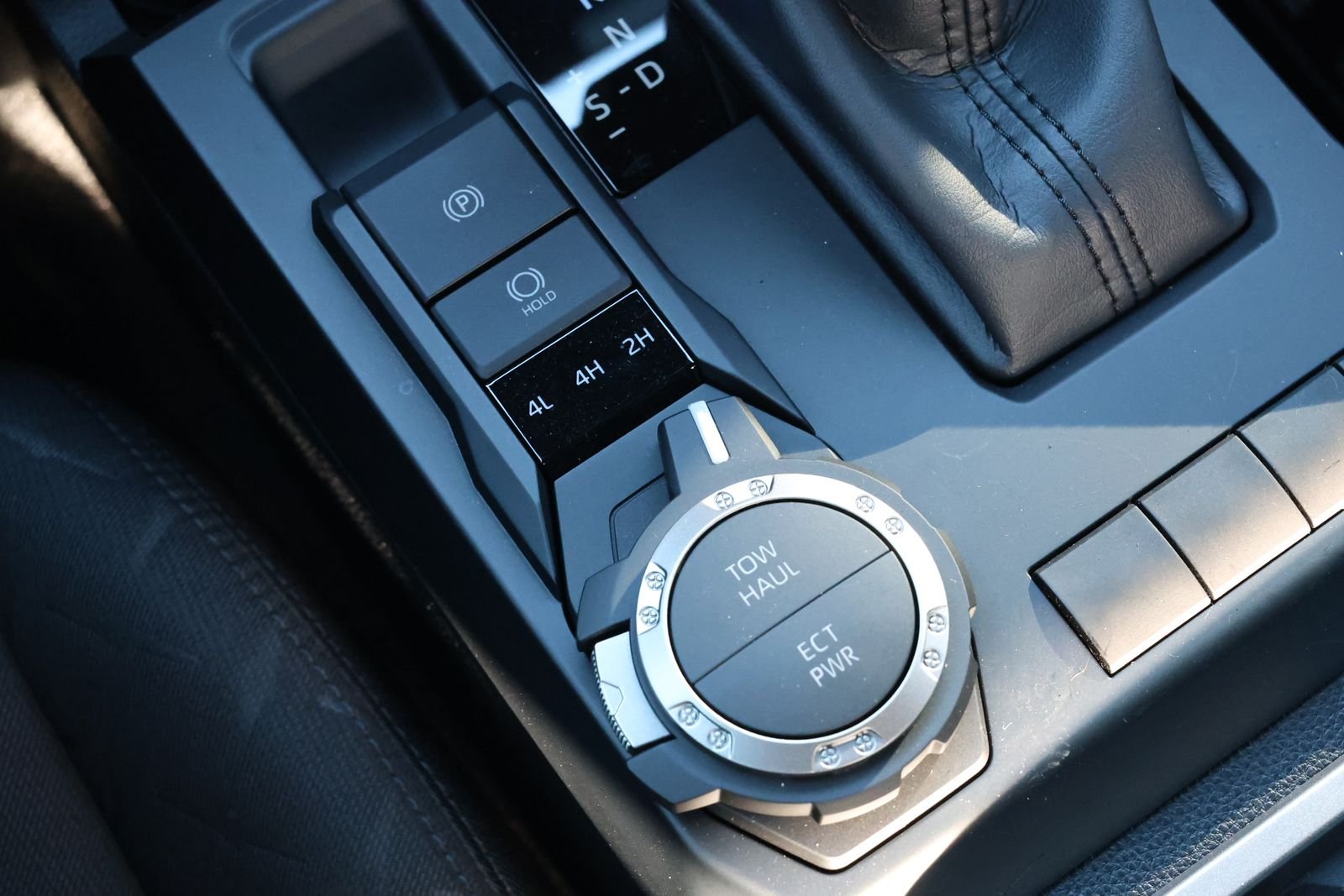 2025 Toyota Tacoma SR5 - Photo 23