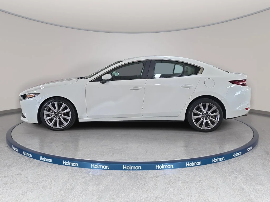 Used 2020 Snowflake White Pearl Mica Mazda Select image 11