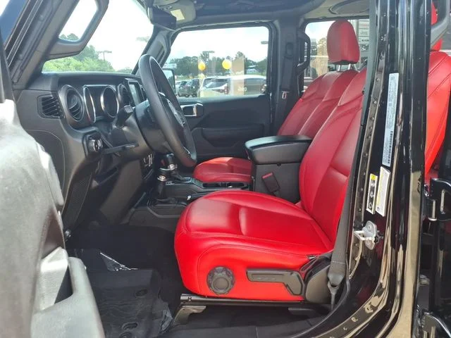 Used 2023 Black Jeep Sport S image 11