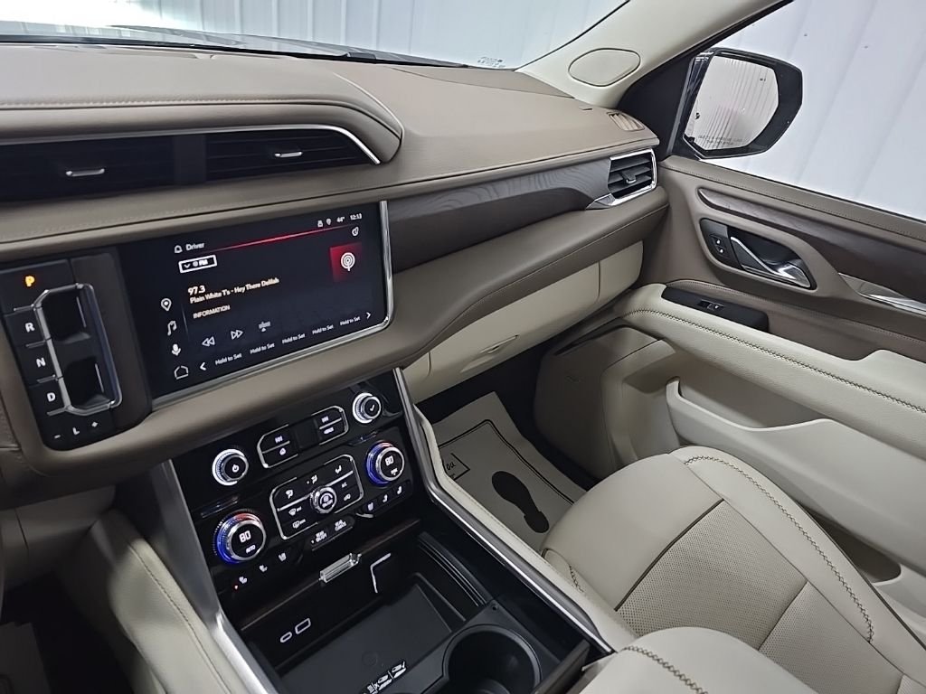 Used 2023 Titanium GMC Denali image 27