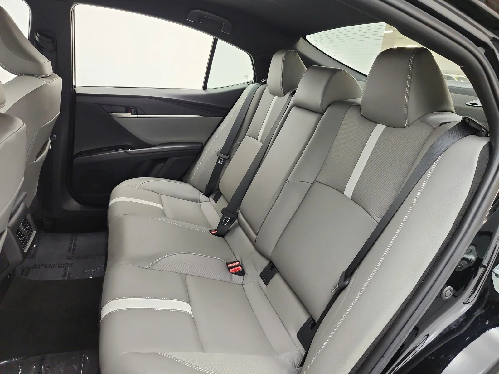 Used 2025 Midnight Black Metallic Toyota SE (Natl) image 13