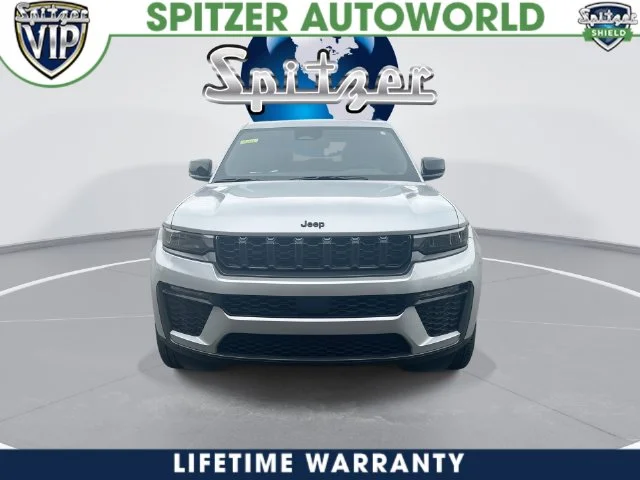 New 2026 Silver Zynith Exterior Paint Jeep Limited image 4