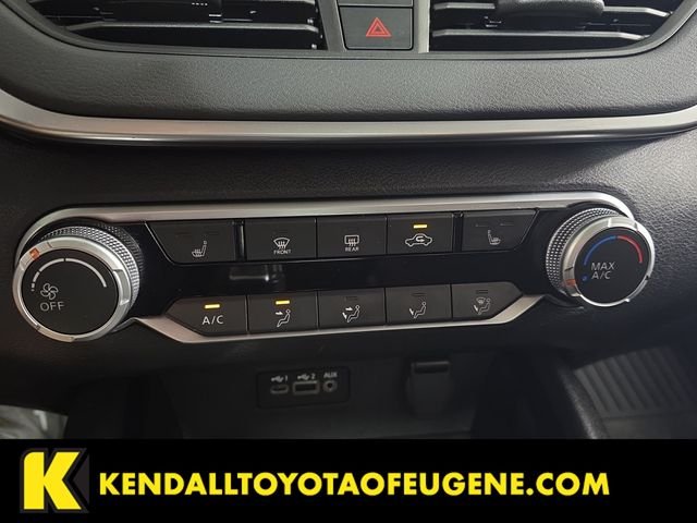 Used 2022 White Nissan 2.5 SV image 19