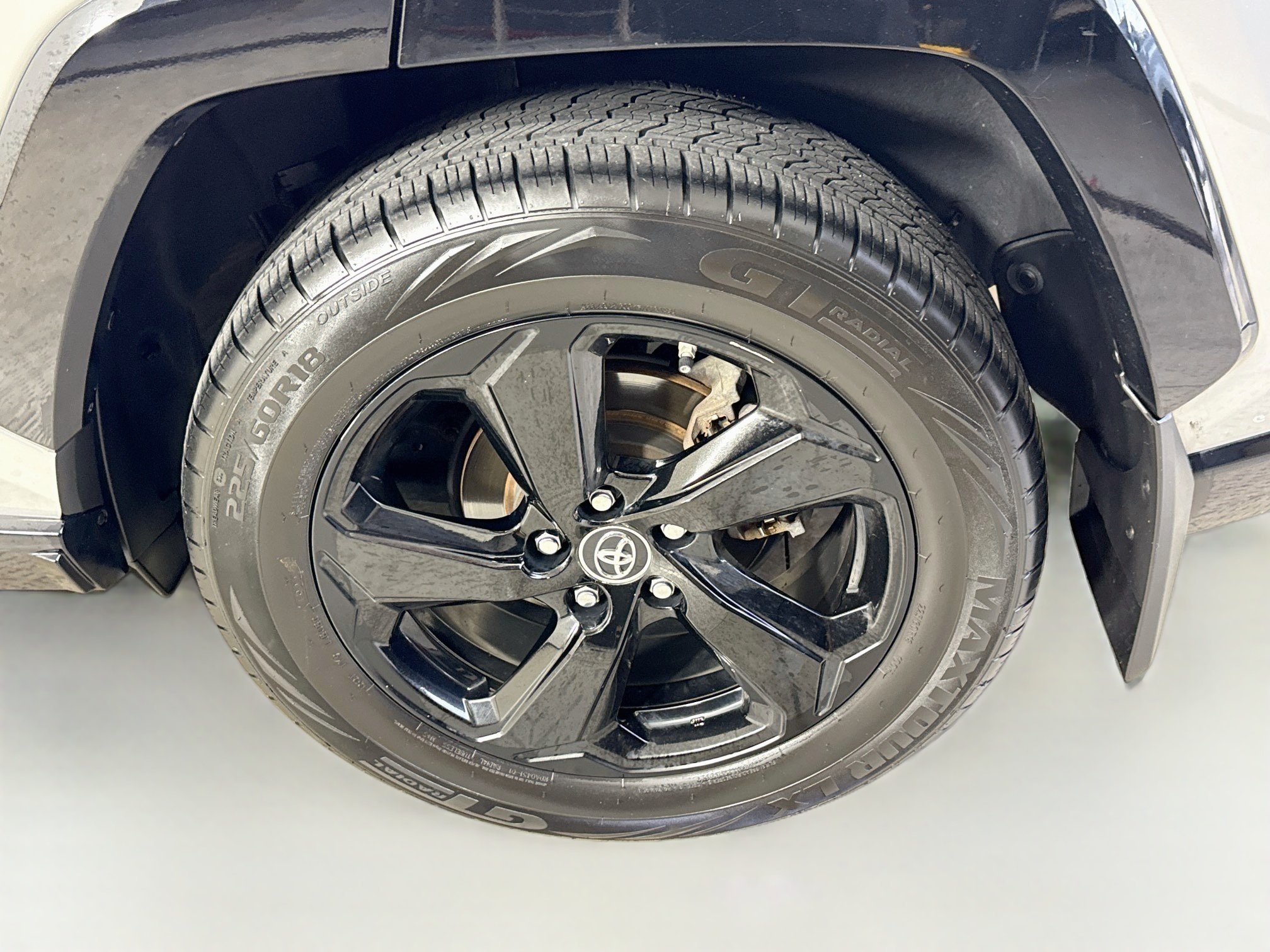 Used 2019 Silver Sky Metallic w/Black Roof Toyota Hybrid XSE image 32