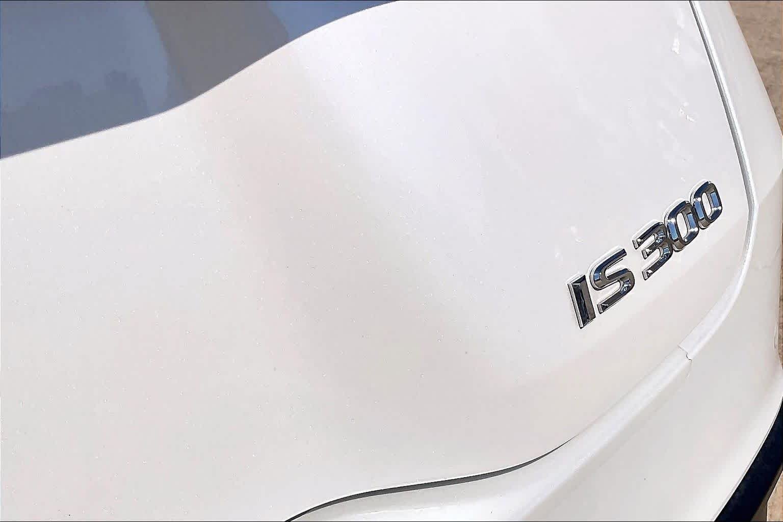 Used 2023 Eminent White Pearl Lexus  image 10