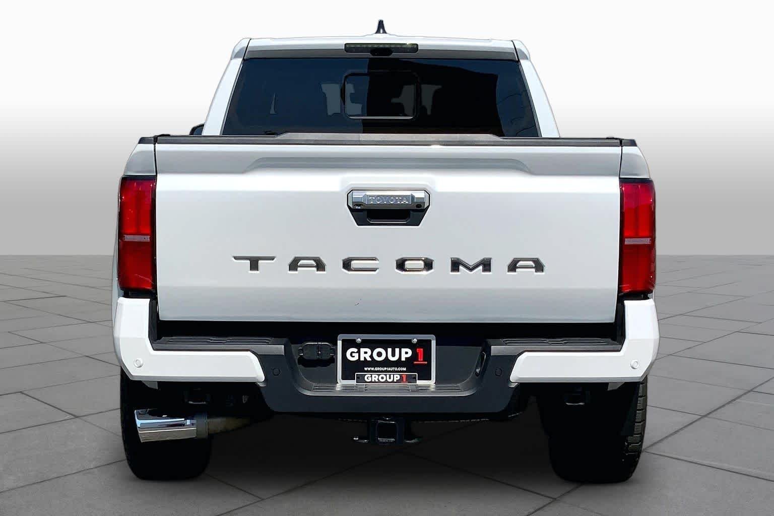 Used 2025 Wind Chill Pearl Toyota Limited image 5