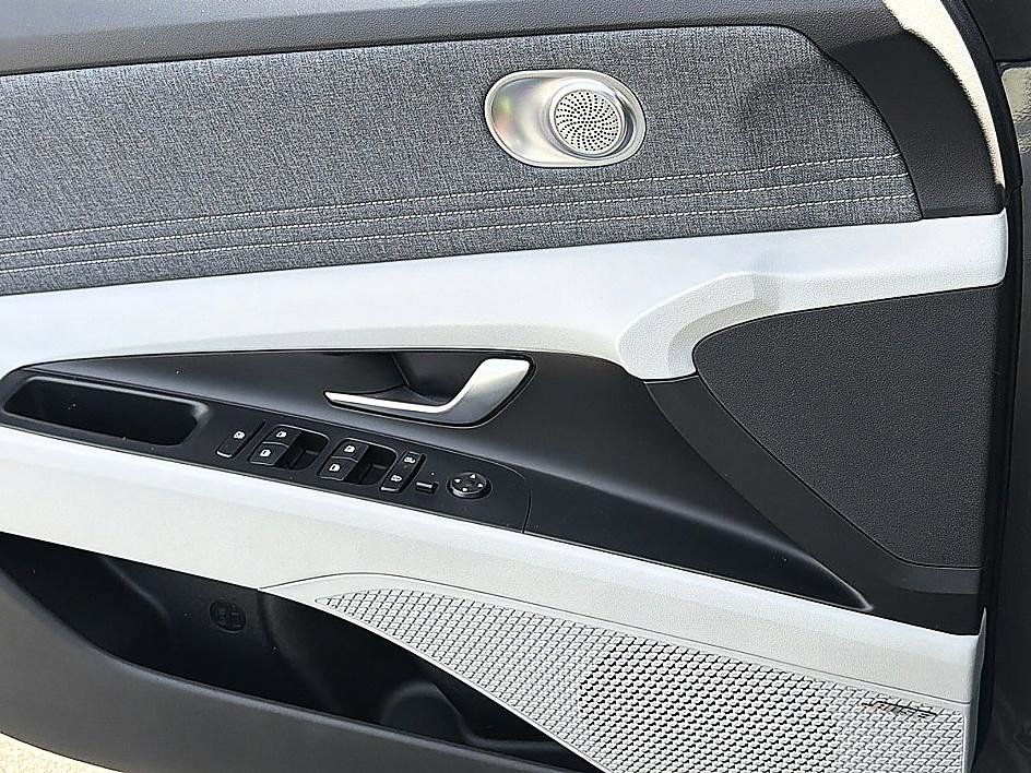 New 2026 Ecotronic Gray Hyundai Limited image 15