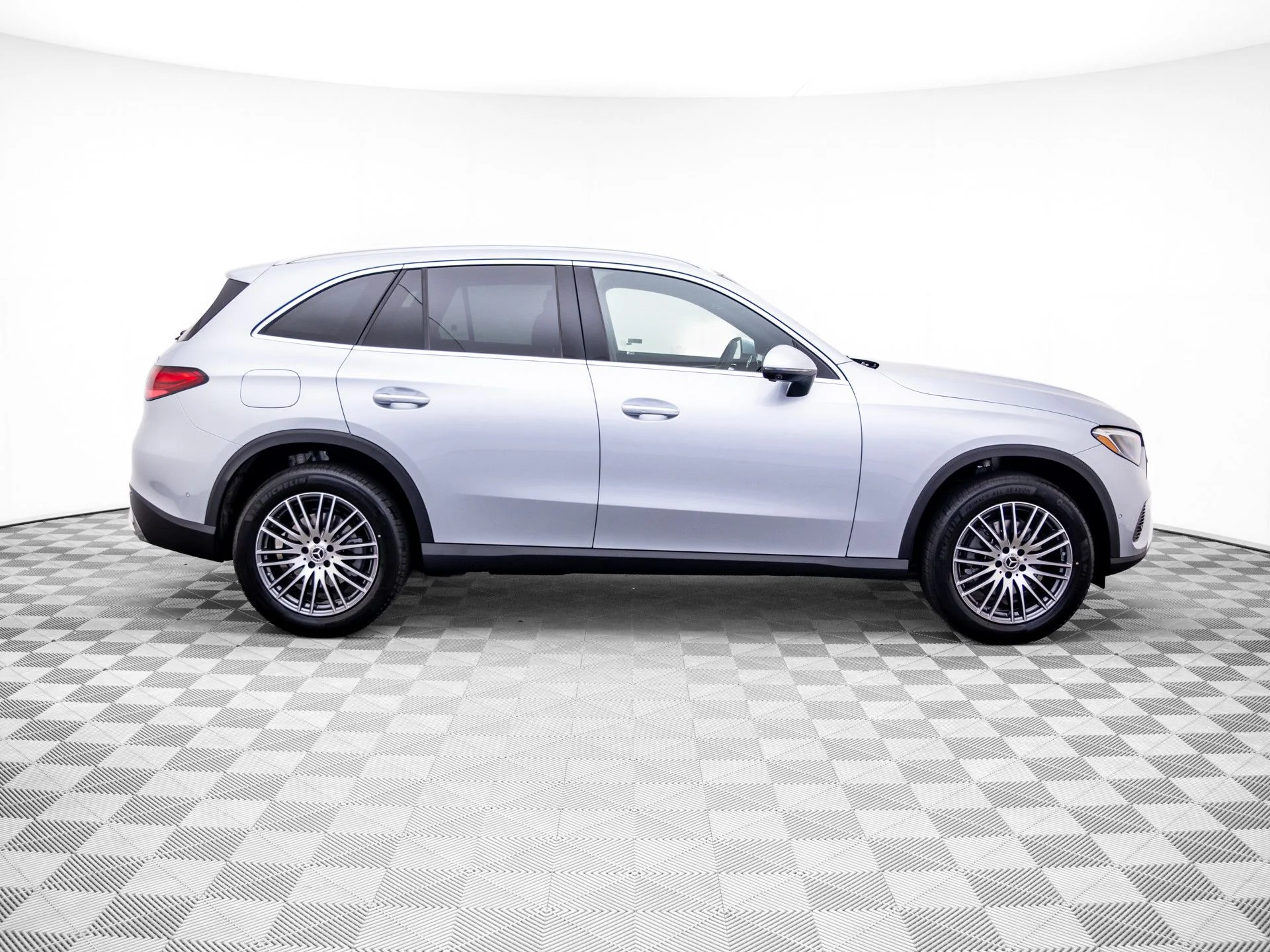 New 2026 Silver Mercedes-Benz GLC 300 image 6
