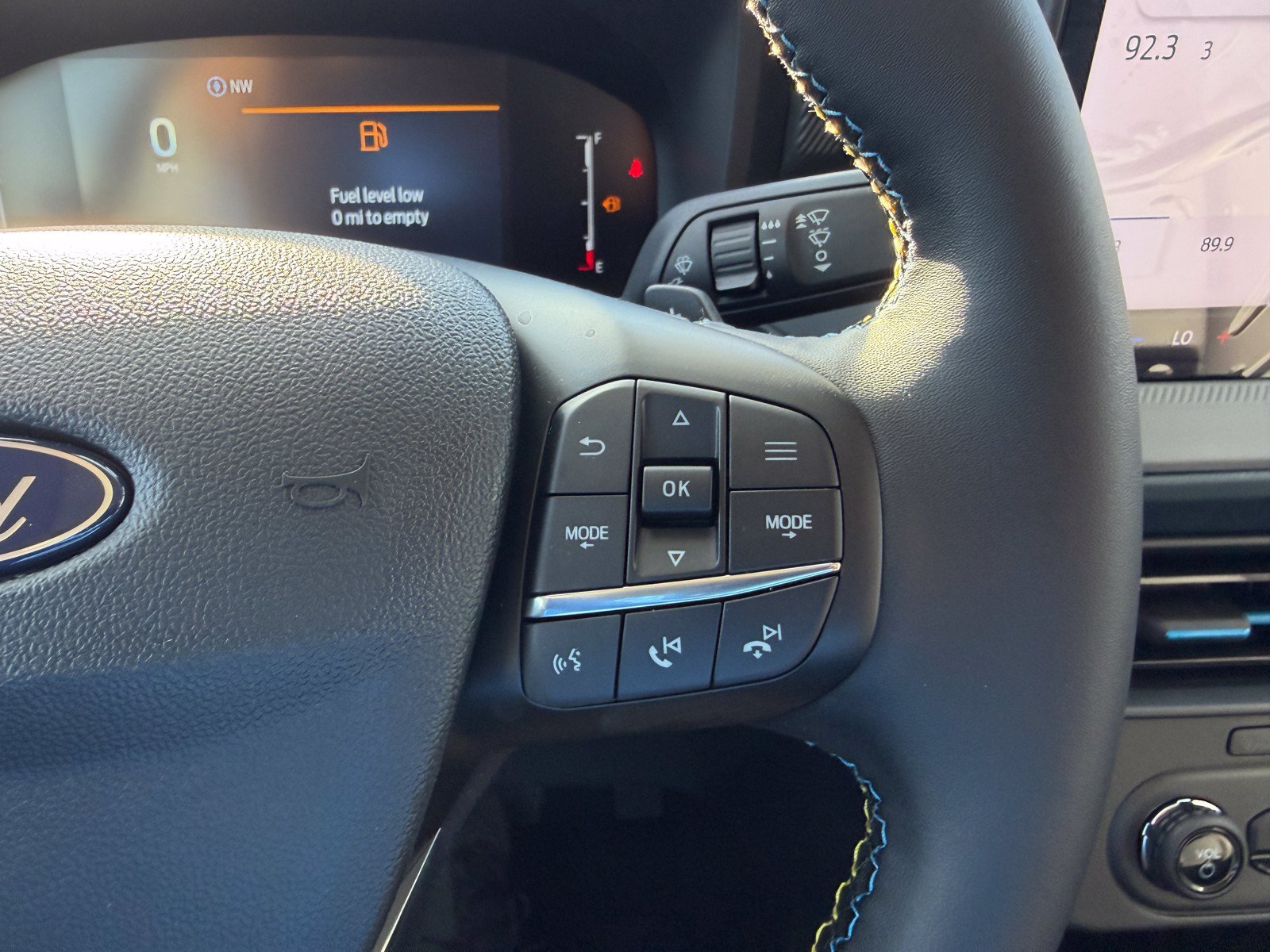 New 2026 Carbonized Gray Metallic Ford Lobo™ image 28