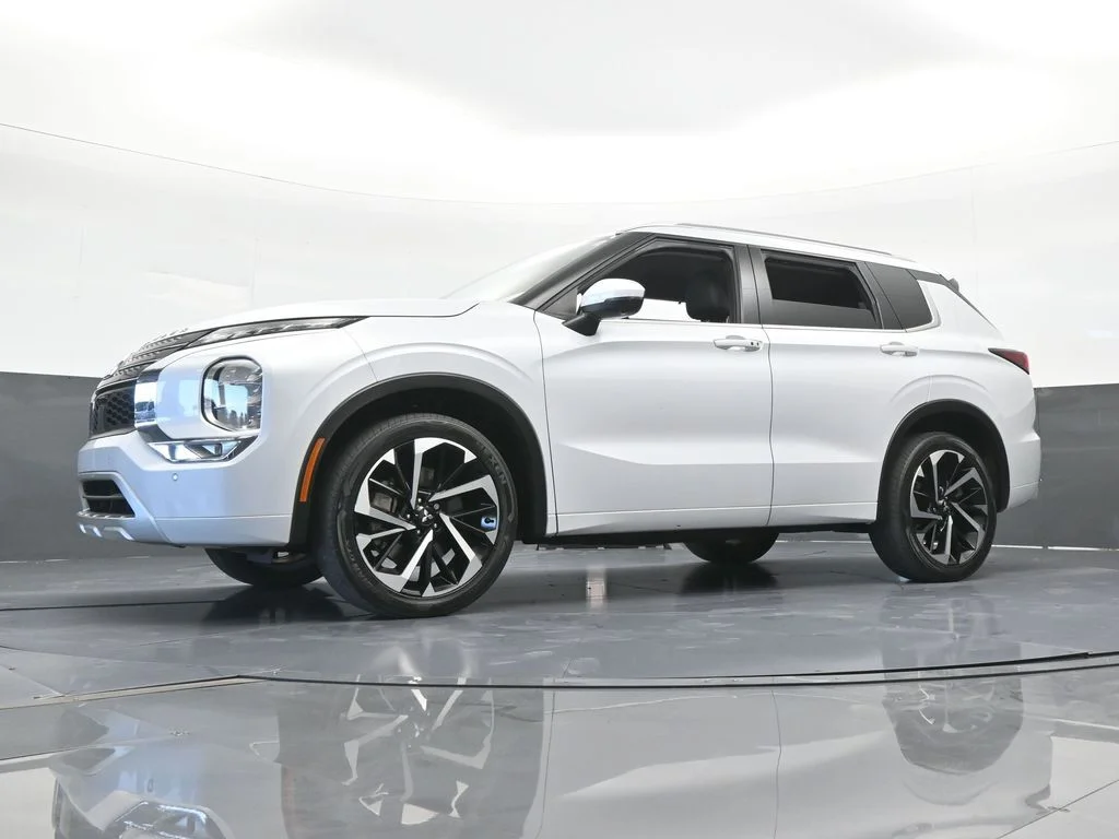 Used 2024 White Mitsubishi SEL image 60