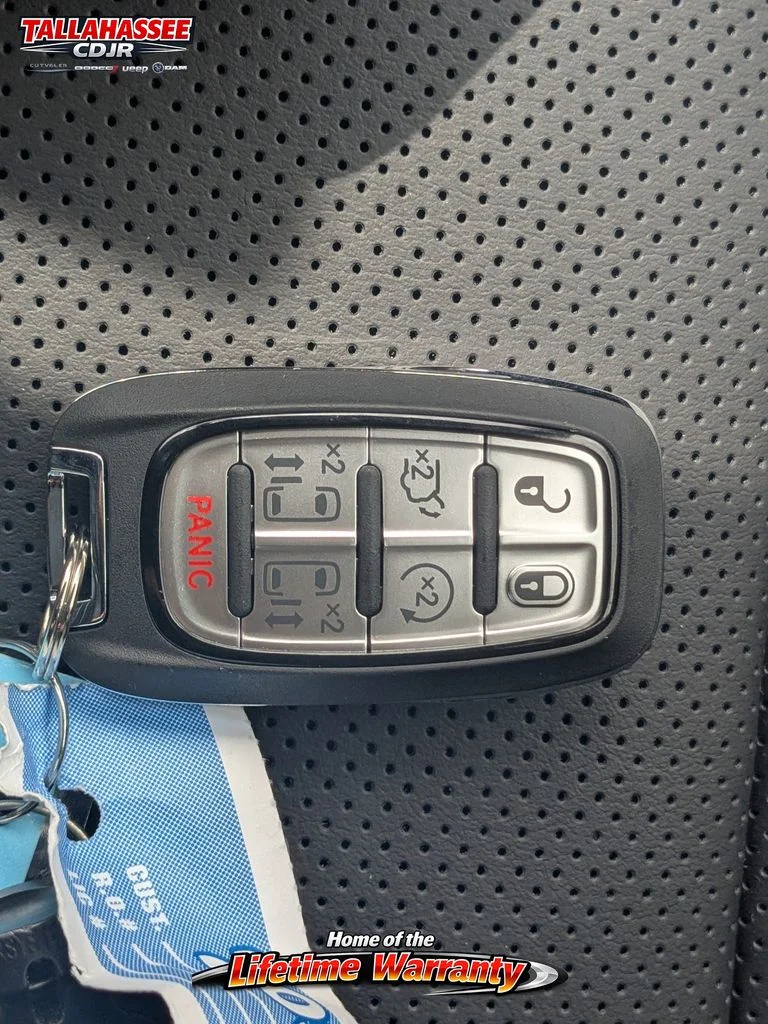 2026 Chrysler Pacifica Limited - Photo 34