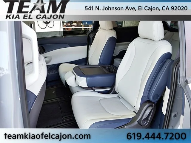 New 2026 White Kia EX image 21