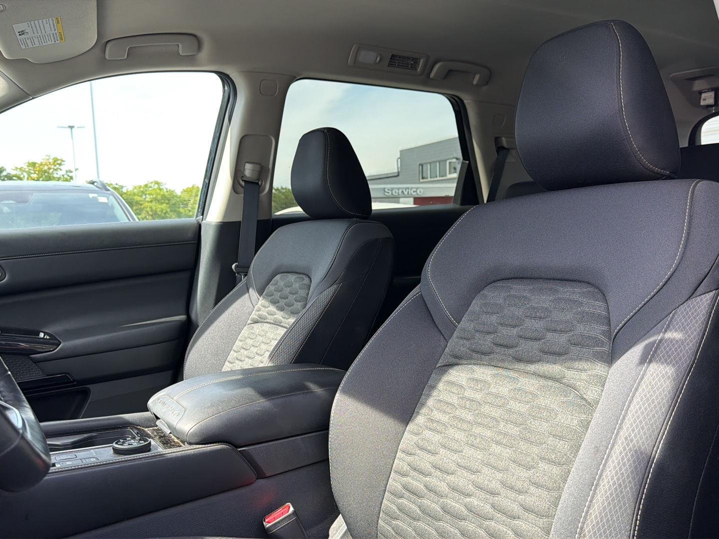 Used 2022 Super Black Nissan SV image 11