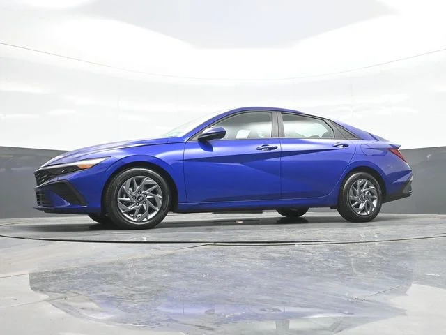 Used 2024 Blue Hyundai SEL image 21