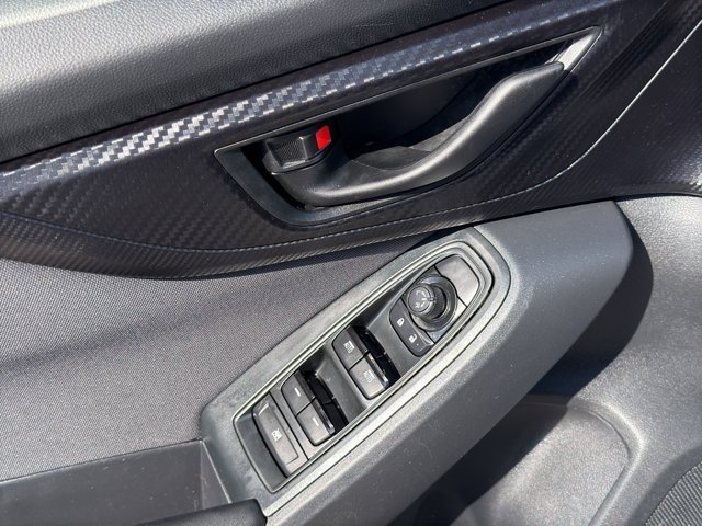 Used 2018 Ice Silver Metallic Subaru Premium image 11