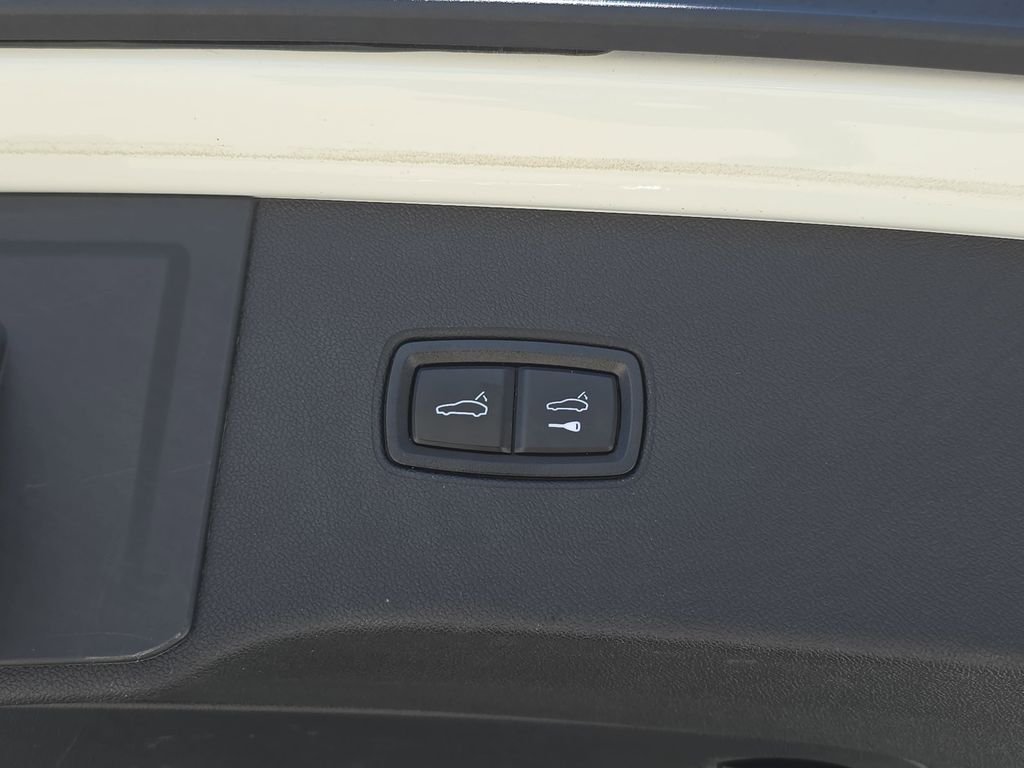 Used 2024 White Porsche Base image 16