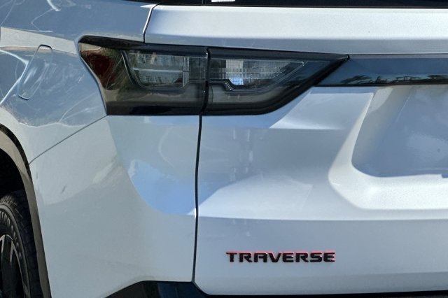 Used 2018 Beige Chevrolet Premier image 27