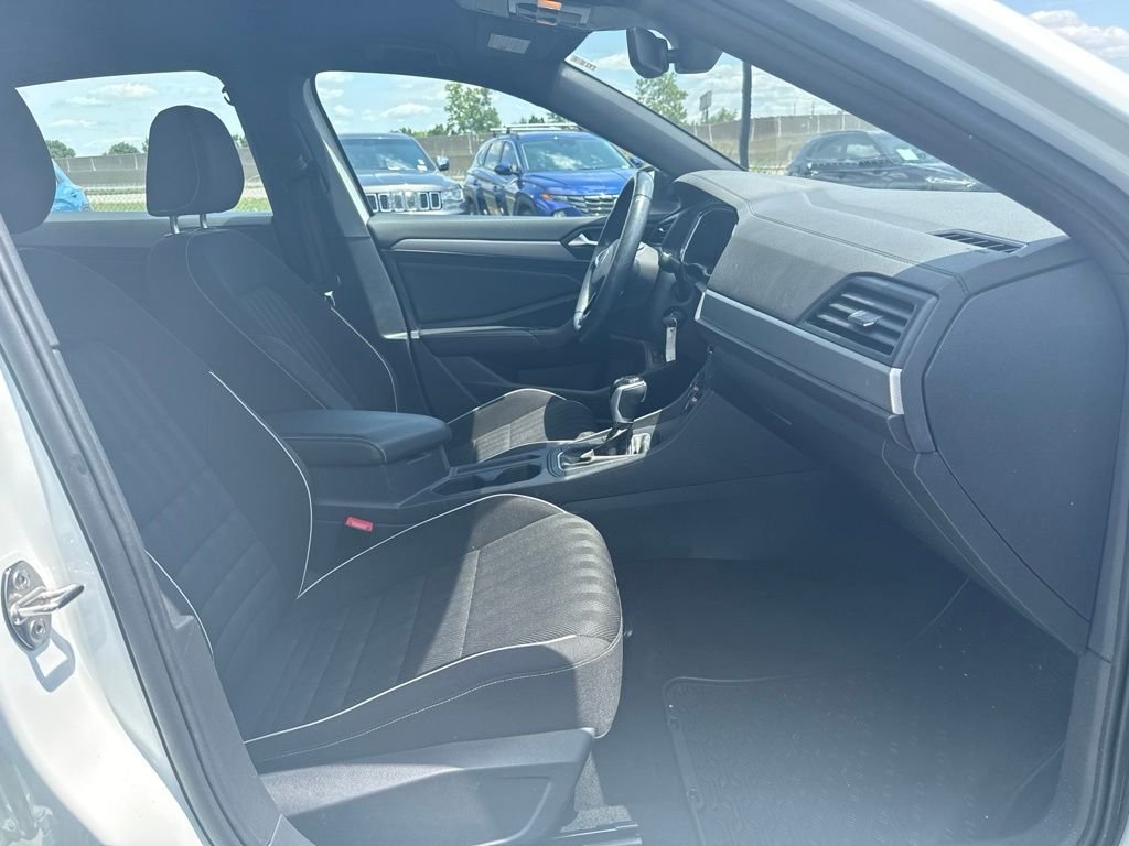 Used 2023 White Volkswagen 1.5T Sport image 16