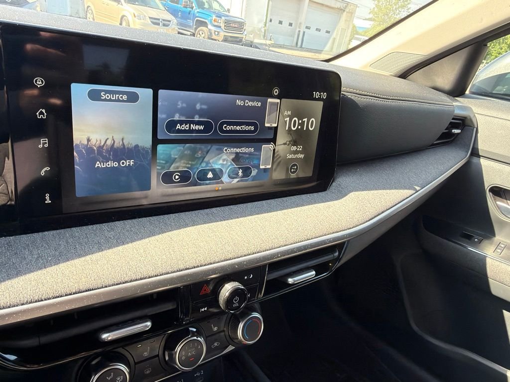 Used 2025 Gray Nissan SV image 10
