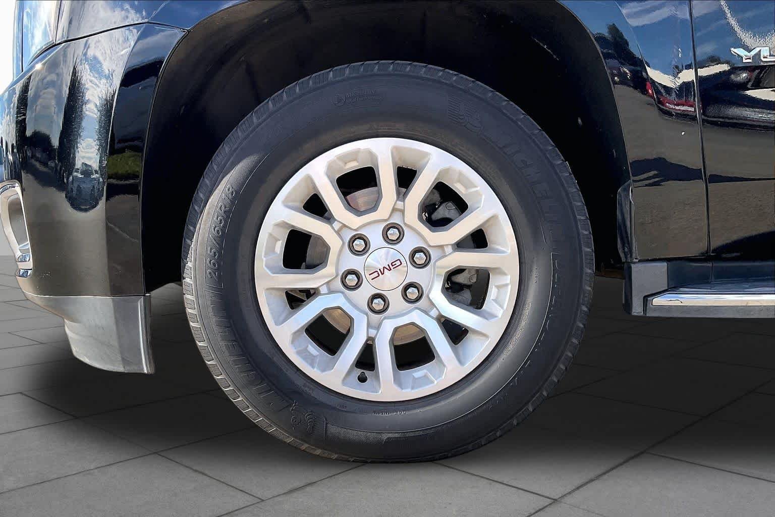 Used 2018 Onyx Black GMC SLT image 10