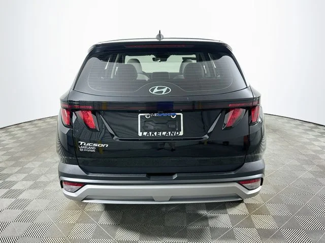 New 2026 Black Hyundai SE image 4