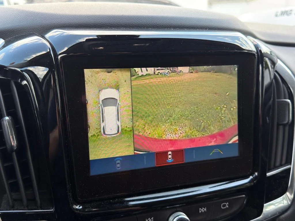 Used 2019 Red Chevrolet Premier image 5
