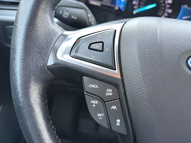 Used 2022 Black Ford SEL image 9