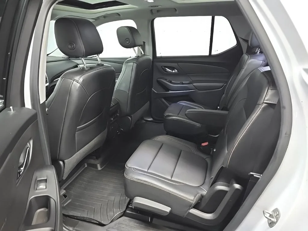 Used 2019 Summit White Chevrolet 3LT image 32