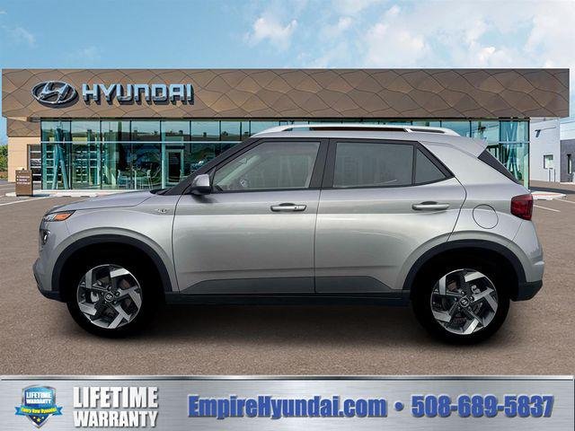 New 2026 Shimmering Silver Hyundai SEL image 3