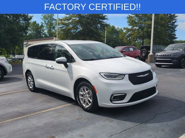 Used 2023 White Chrysler Touring L image 7