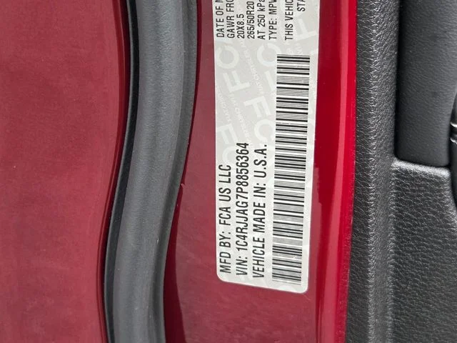 Used 2023 Red Jeep Altitude image 35