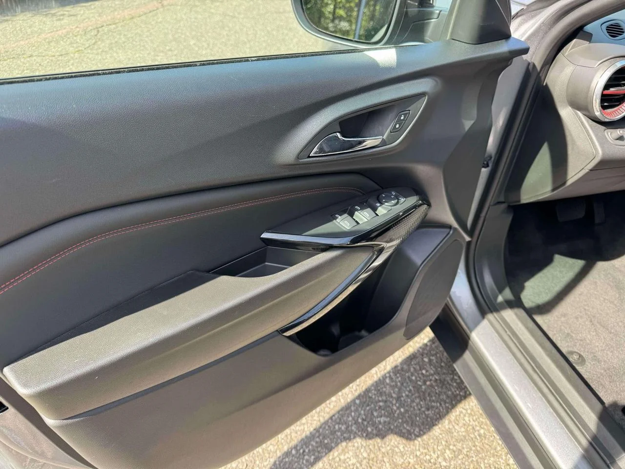 Used 2026 Sterling Gray Metallic Chevrolet FWD 2RS image 17
