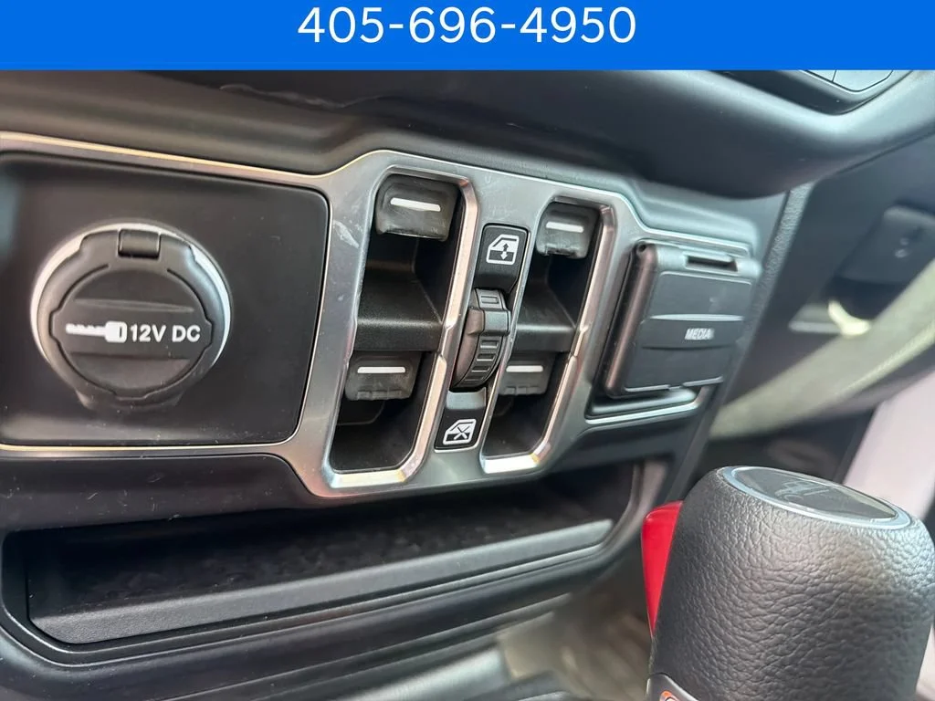 Pre-Owned 2020 Jeep Gladiator Overland