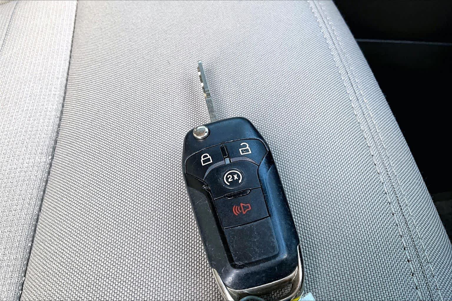 Used 2019 Oxford White Ford XLT image 15