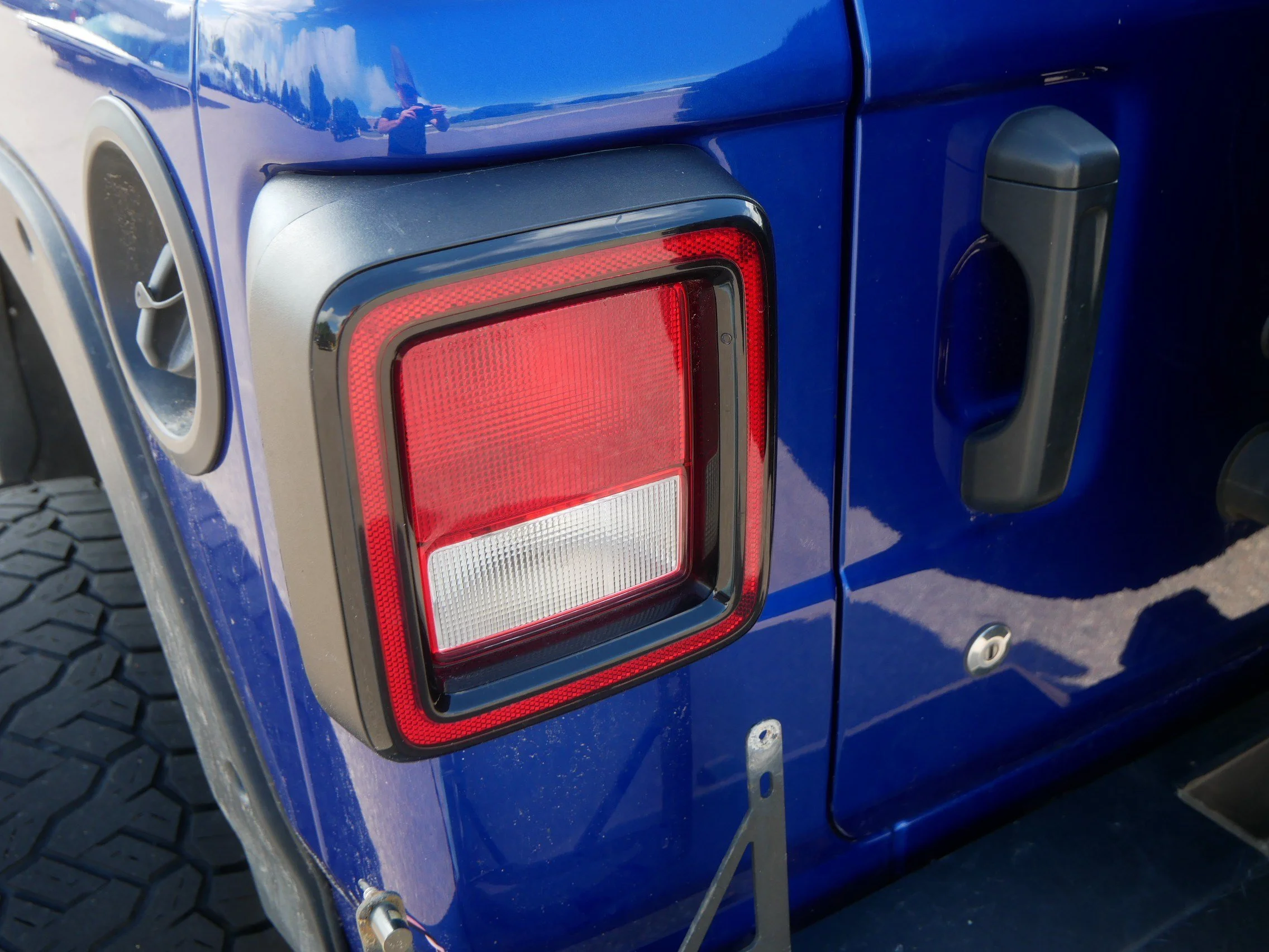 Used 2019 Ocean Blue Metallic Clearcoat Jeep Sport S image 16