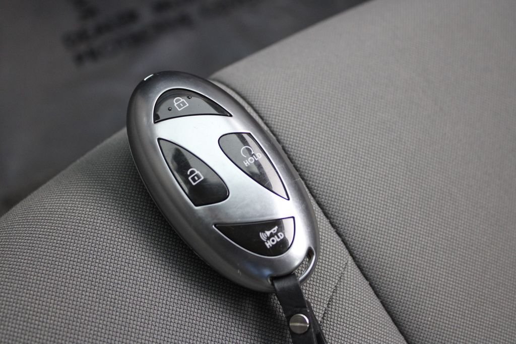 Certified Used 2024 Red Hyundai Blue image 30