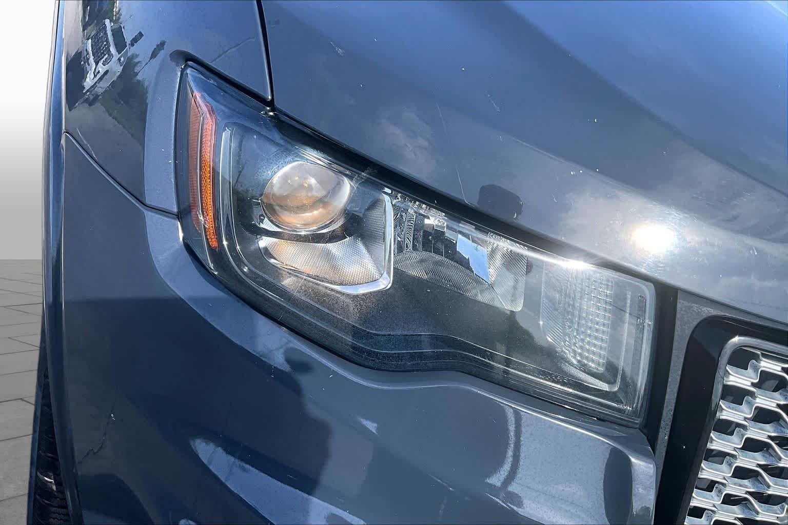 Used 2018 Rhino Clear Coat Jeep Altitude image 28