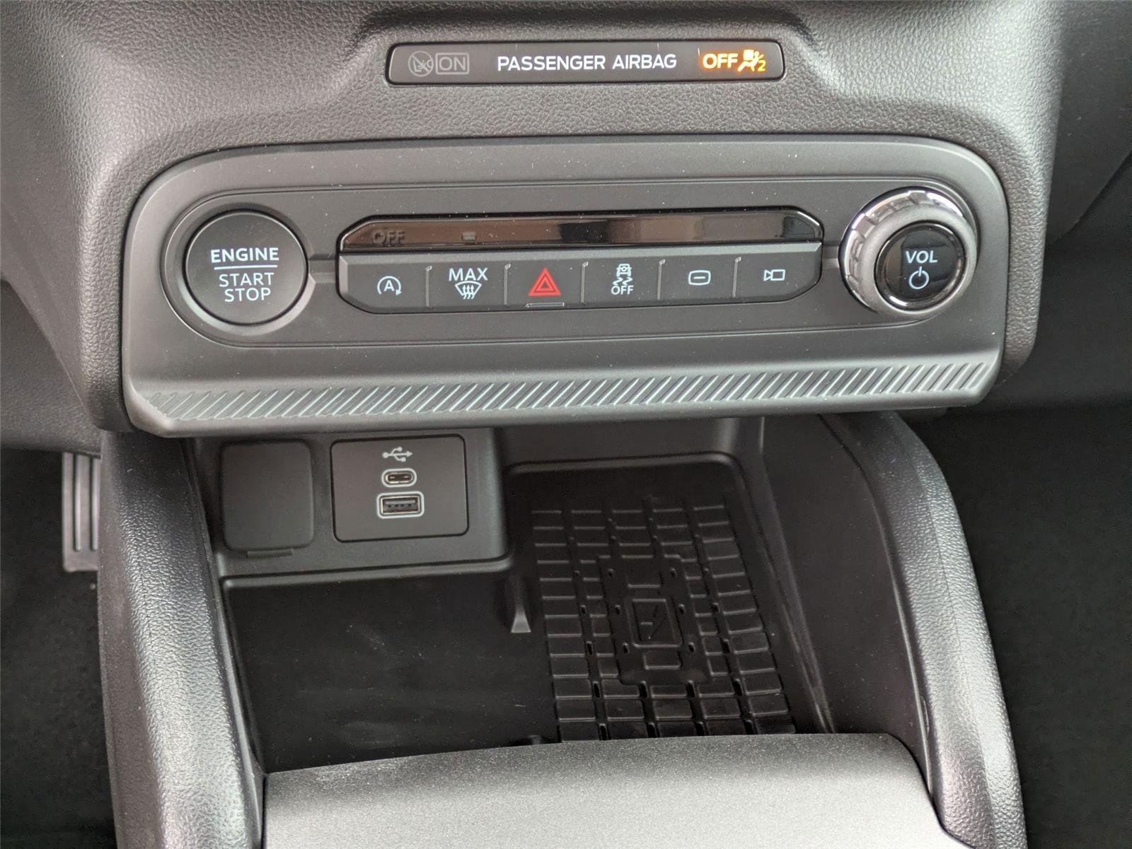 New 2025 Velocity Blue Metallic Ford Outer Banks® image 21