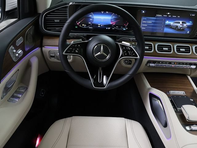 New 2026 Polar White Mercedes-Benz GLS 450 image 46