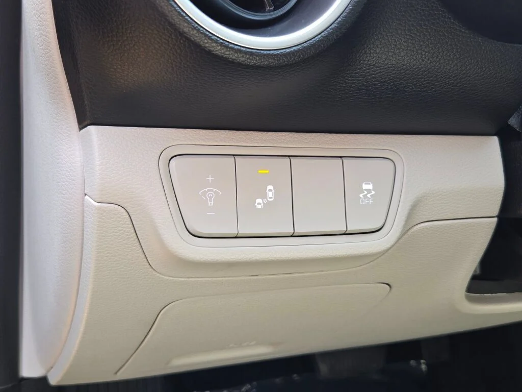 Used 2023 Black Kia LXS image 20