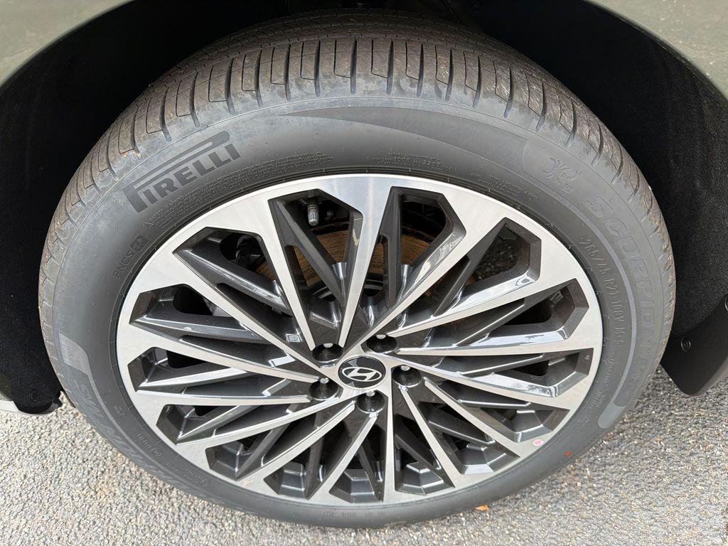 New 2026 Silver Hyundai Calligraphy FWD image 11