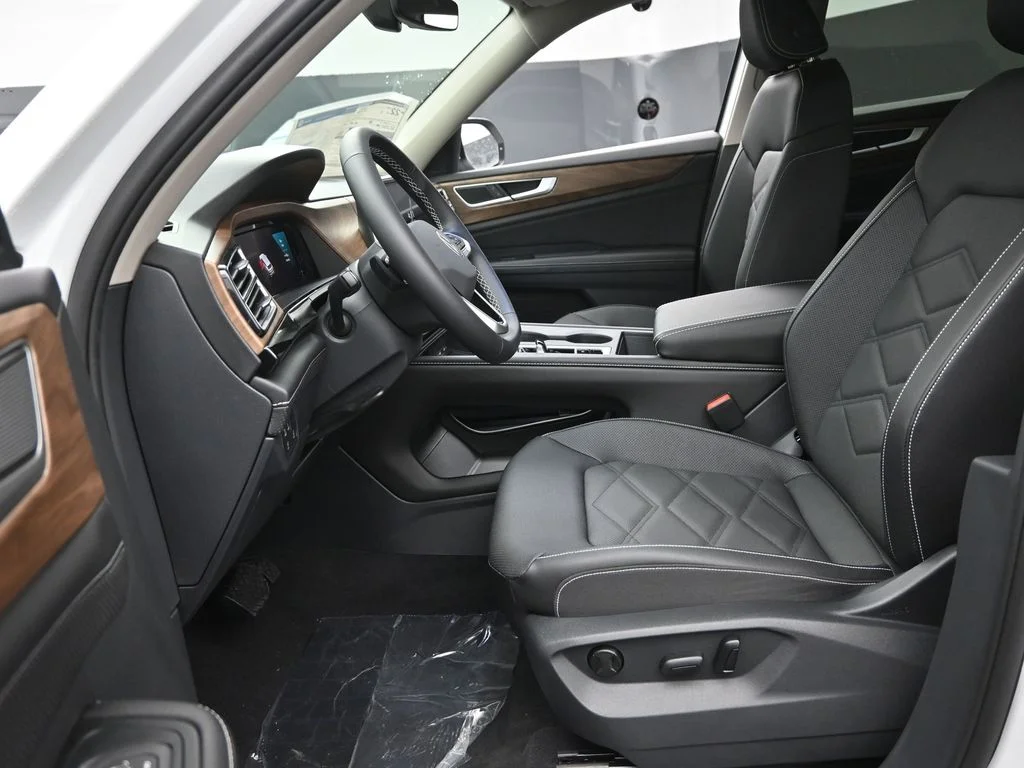 New 2026 White/off-white Volkswagen 2.0T SE image 15