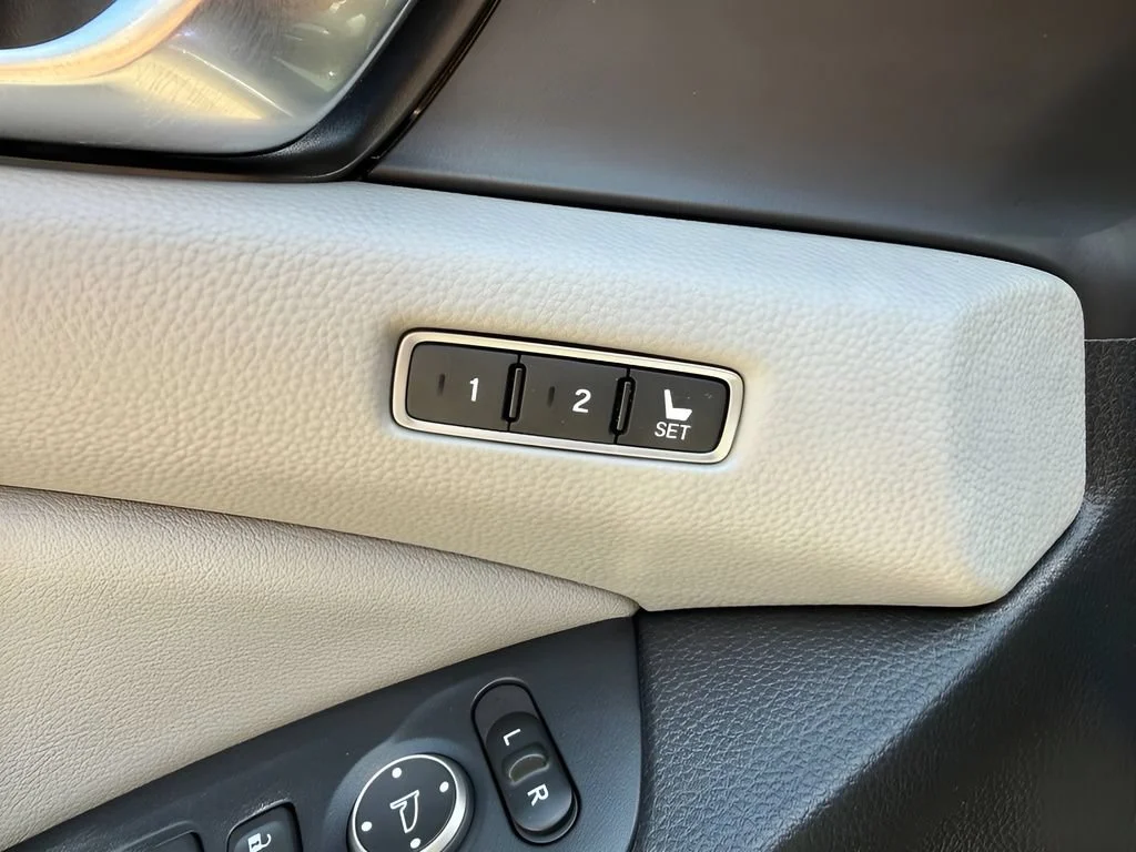 Used 2020  Honda EX-L image 24