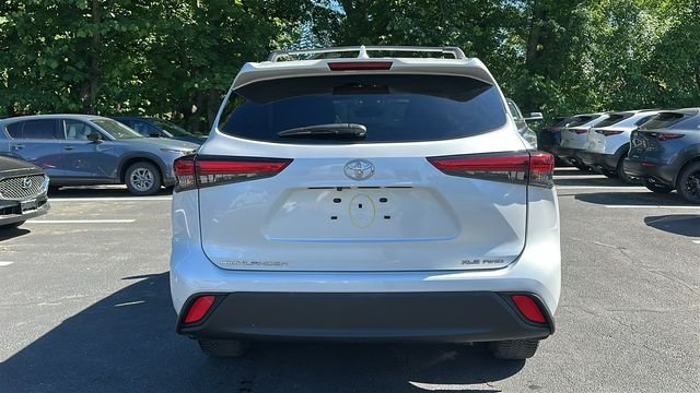 Used 2023 Beige Toyota XLE image 6