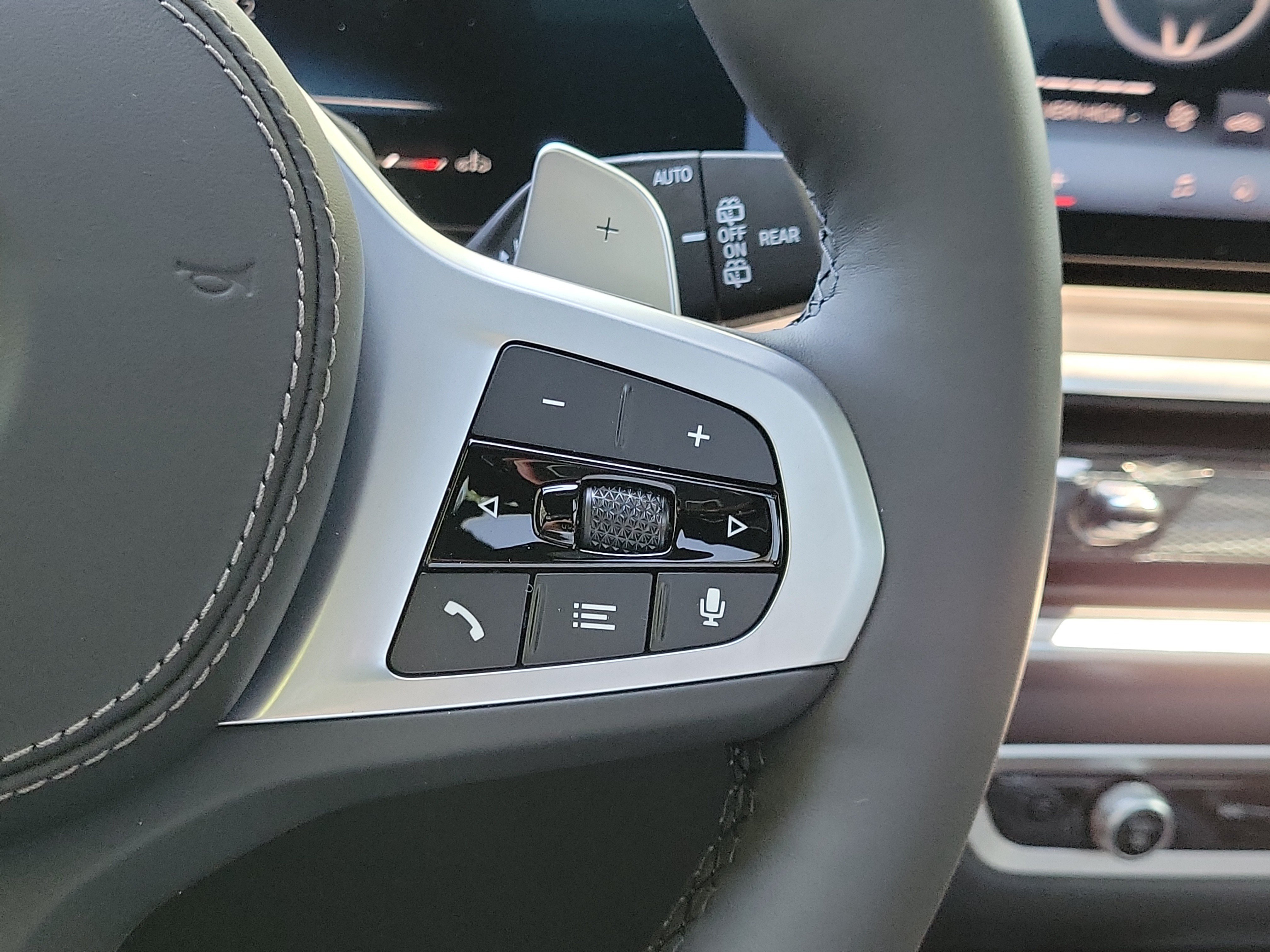 New 2026 Alpine White BMW sDrive40i image 21