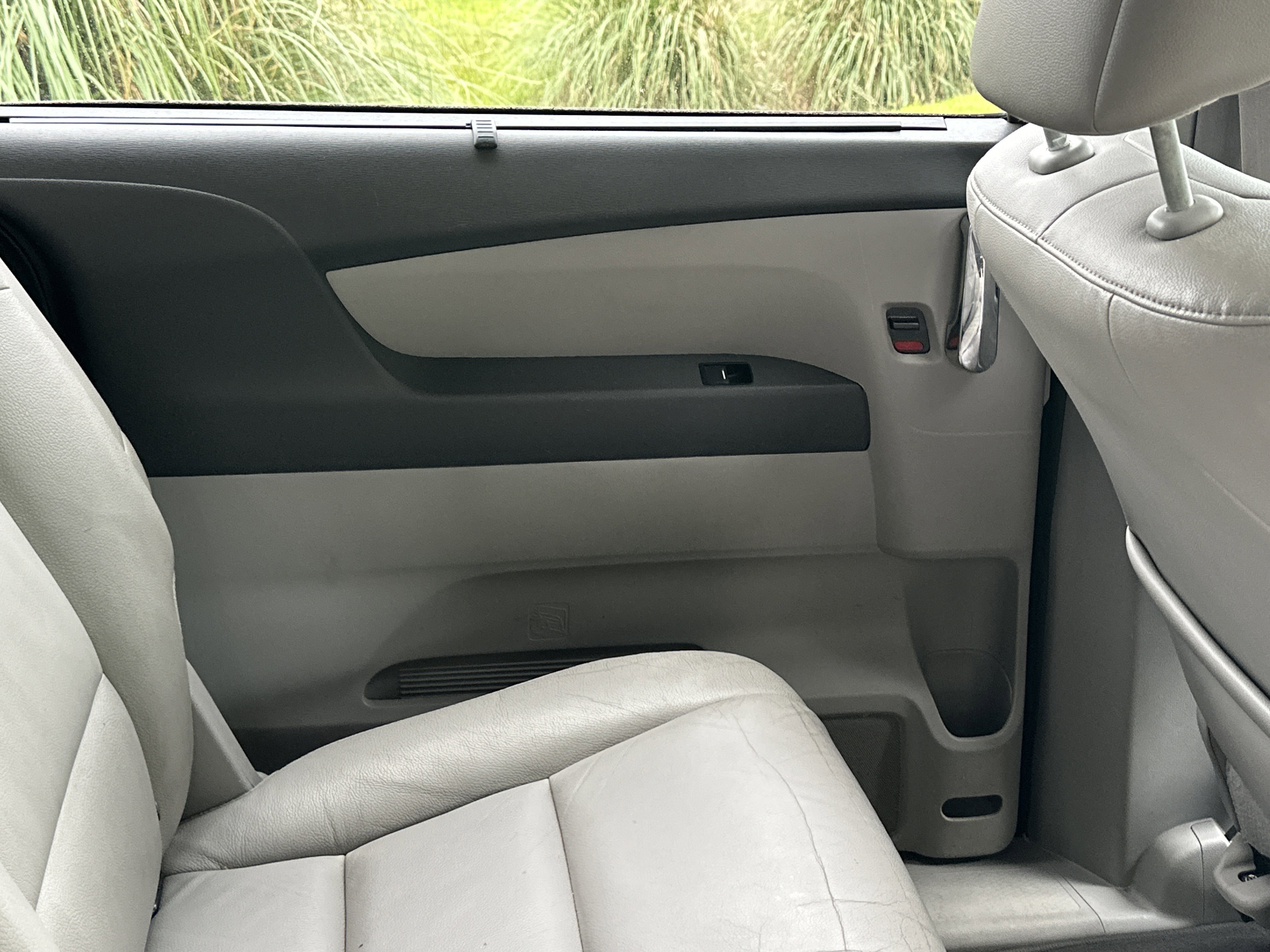 Used 2014 Alabaster Silver Metallic Honda EX-L image 19